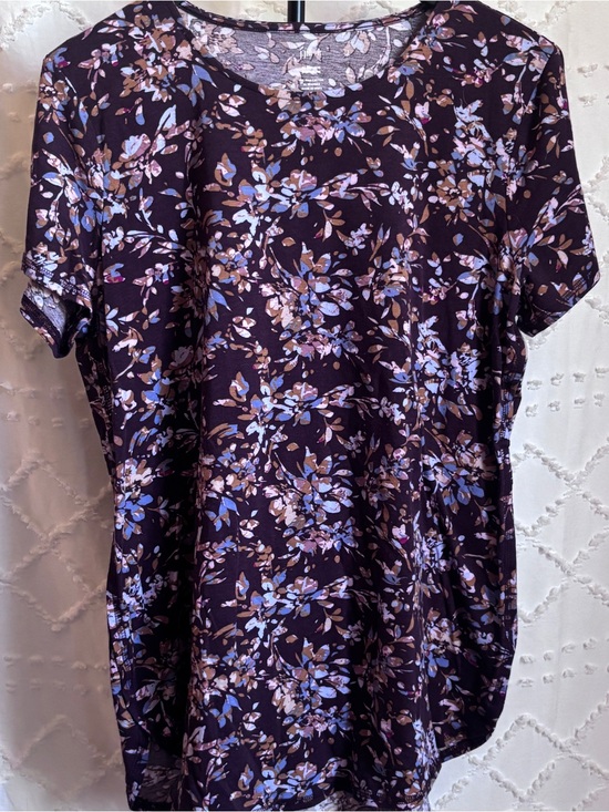 J. Jill Tops - J. Jill Fit Progress Pima Cotton Floral Shirttail Tee Medium Stretch Top